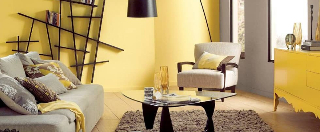 cuales-cortinas-se-pueden-usar-para-complementar-un-sofa-gris-claro